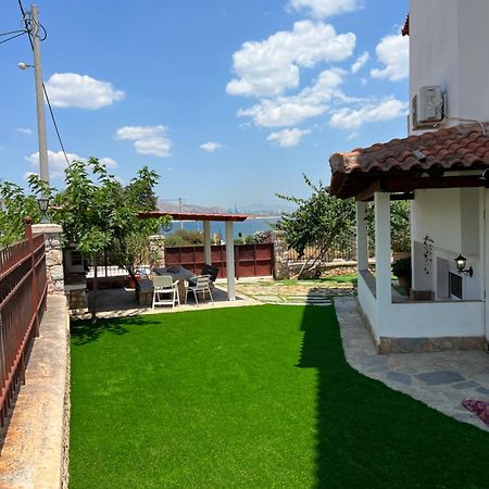 Apartment In Salamina With Garden & Sea View Selinia Eksteriør bilde
