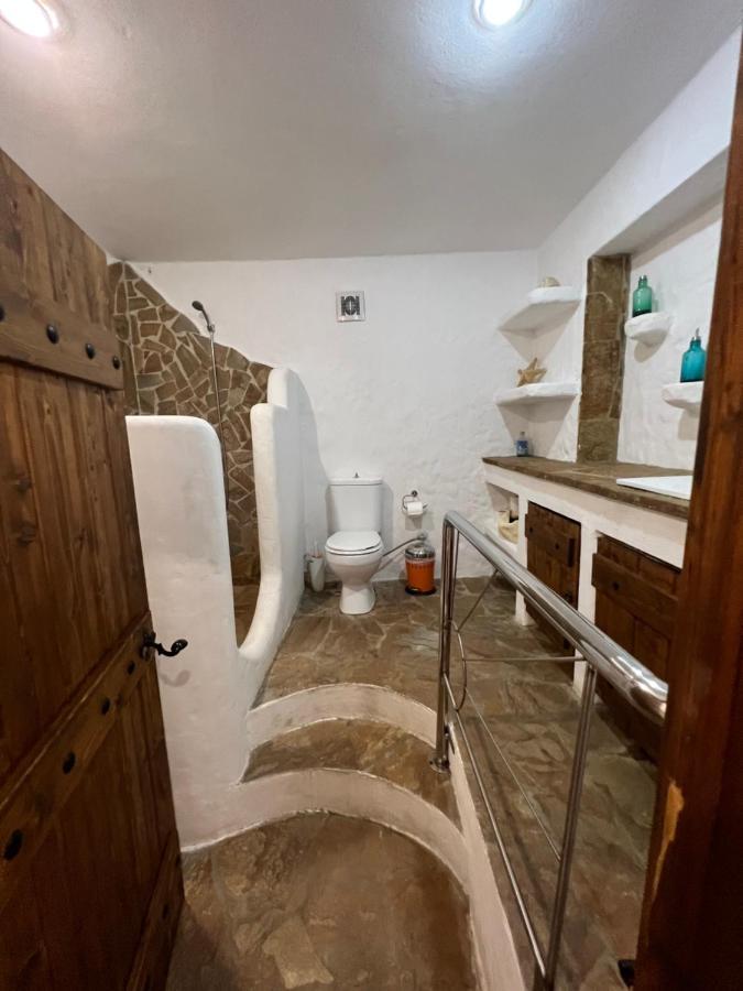 Apartment In Salamina With Garden & Sea View Selinia Eksteriør bilde