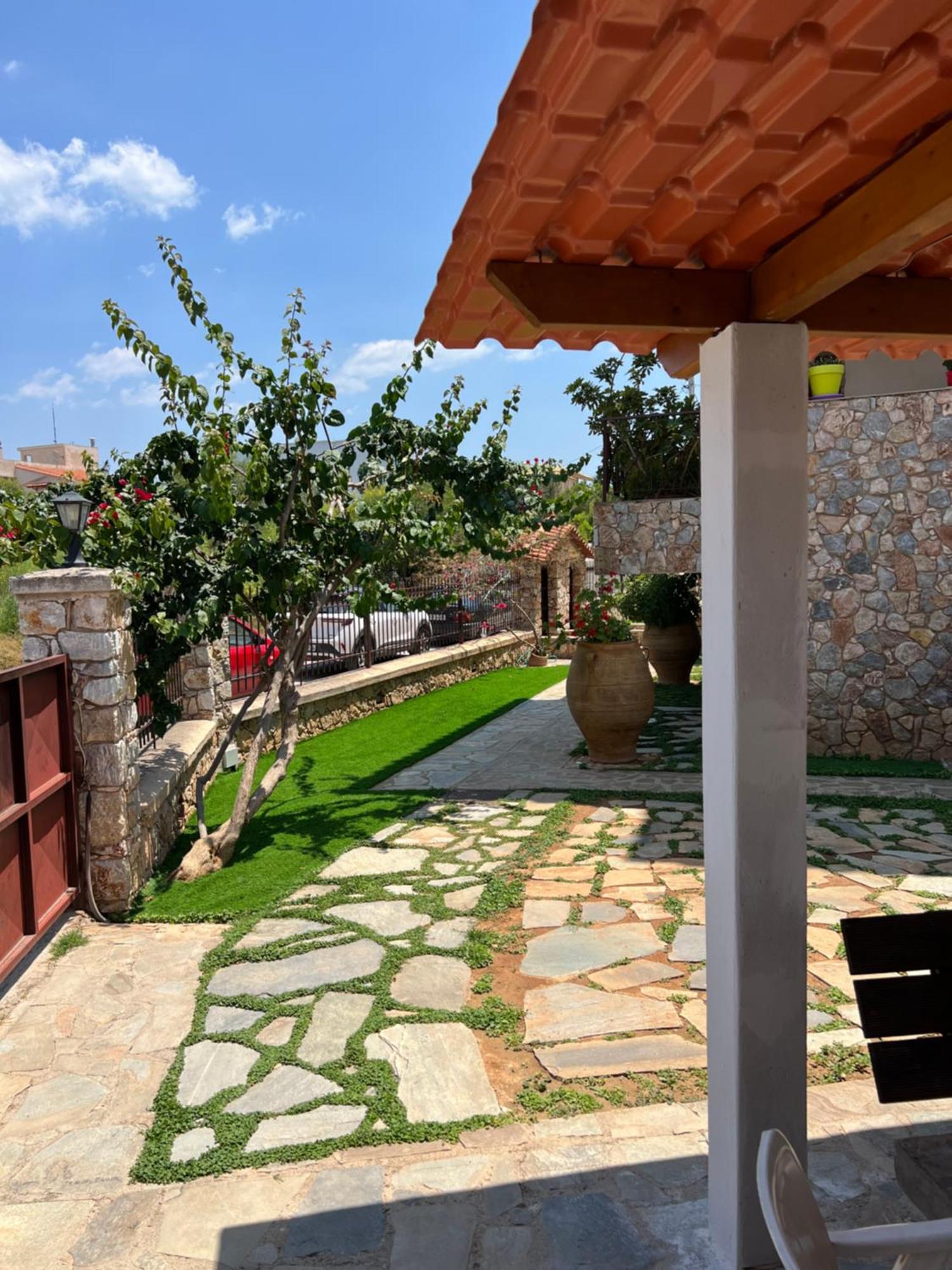Apartment In Salamina With Garden & Sea View Selinia Eksteriør bilde